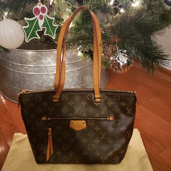 Louis Vuitton Handbags - LOUIS VUITTON MONGRAM IENA PM